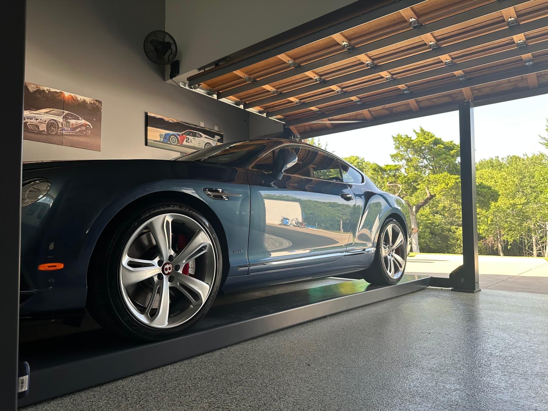Finished Bentley Continental with high-gloss paint